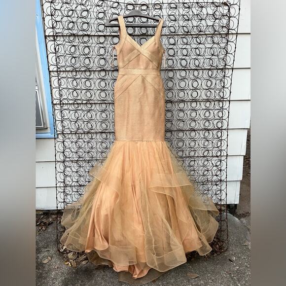 P8640 TERANI COUTURE BANDAGE DRESS Gold Metallic Glitter Mermaid Bodycon Size 4 - Picture 5 of 10